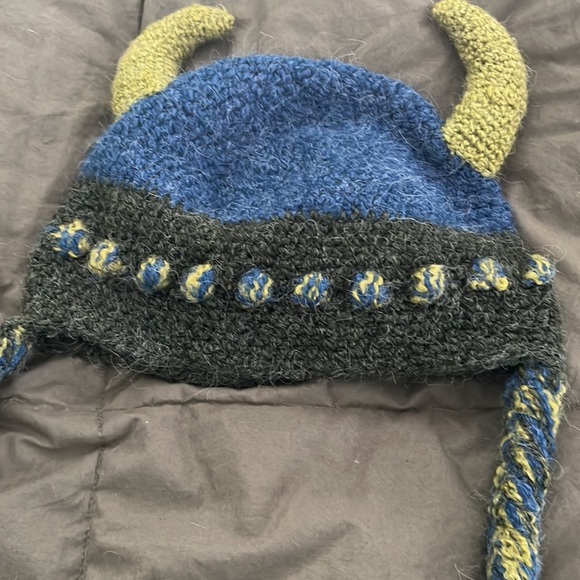 Hat - Picture 2 of 4